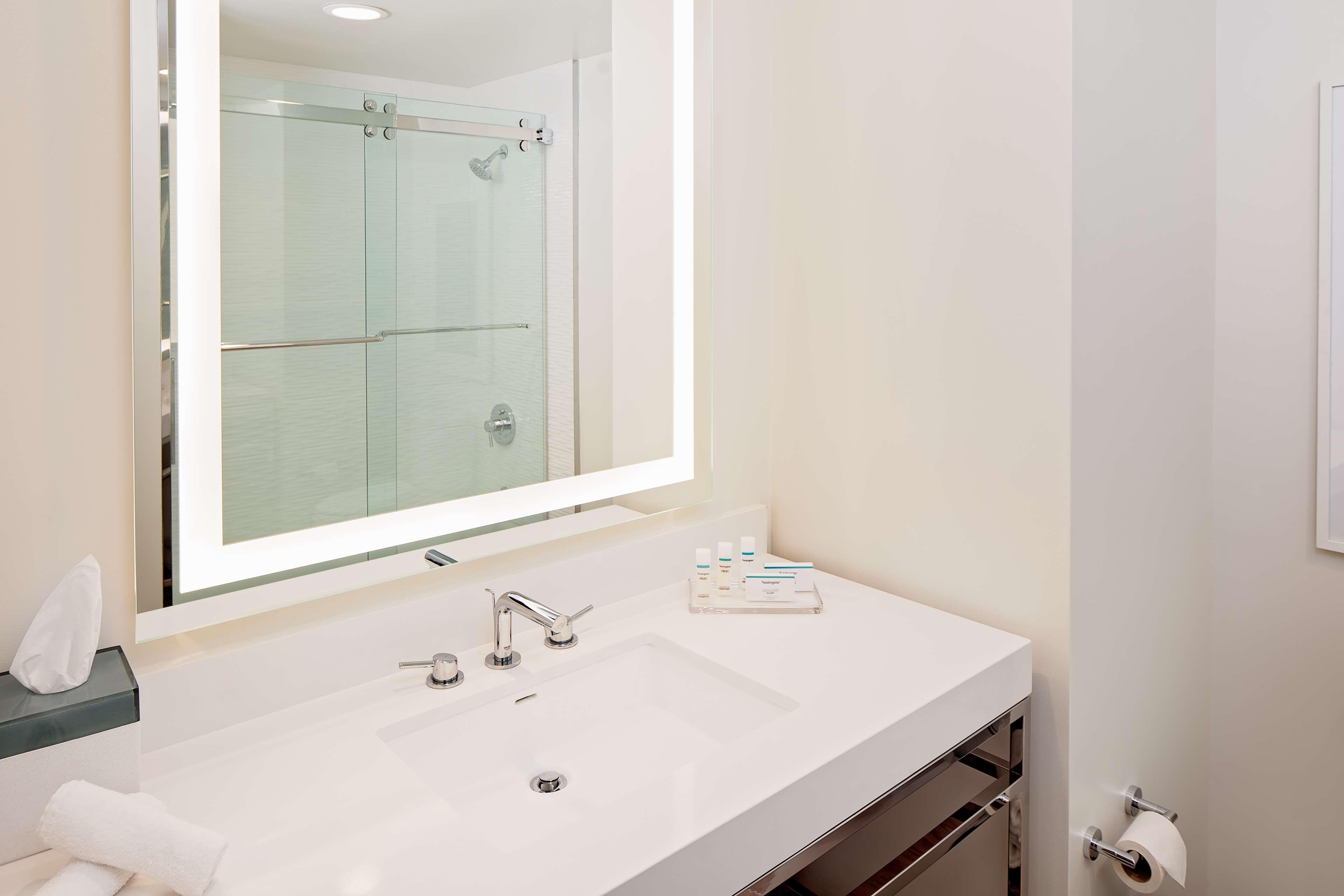 Embassy Suites By Hilton San Diego Bay Downtown Ngoại thất bức ảnh